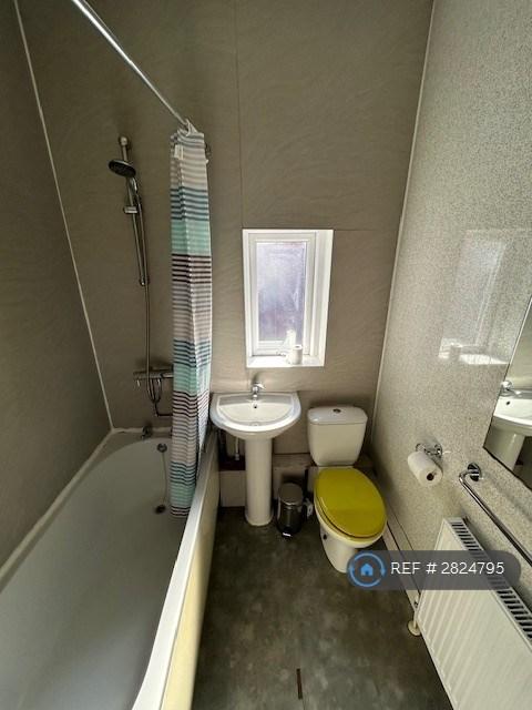 Bath/Shower Room