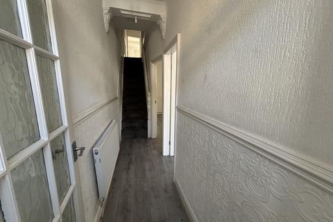 undefined, 1, Bootle L20