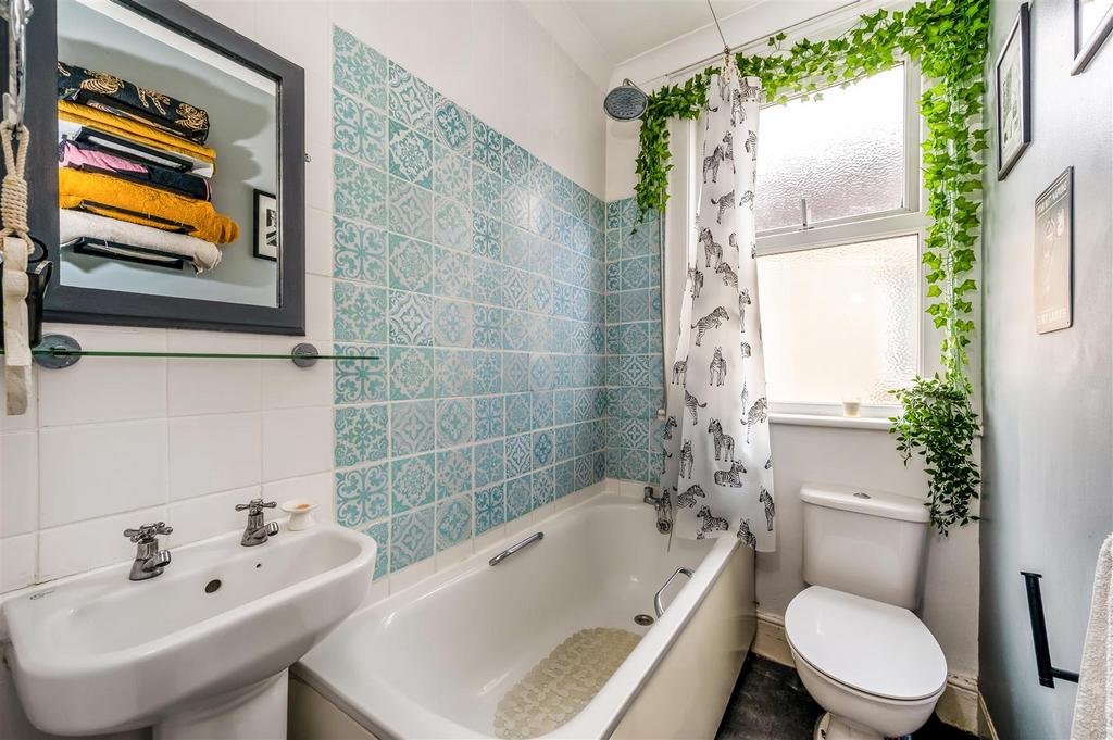 Bathroom.jpg