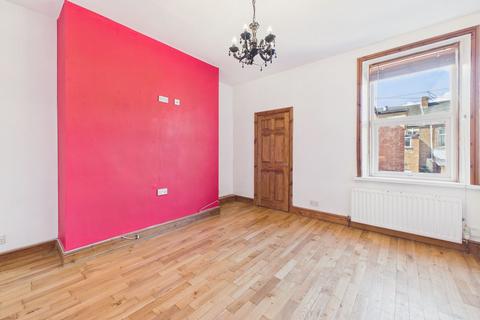2 bedroom flat to rent, Harold Street, Jarrow, NE32
