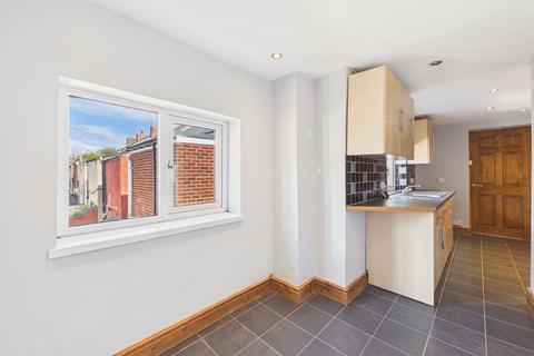 2 bedroom flat to rent, Harold Street, Jarrow, NE32
