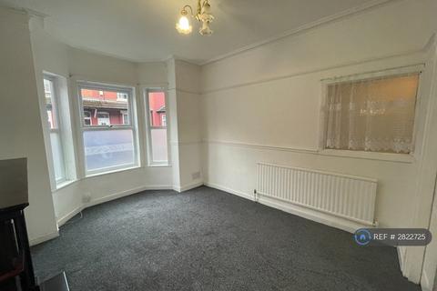 3 bedroom terraced house to rent, Mildred Street, Salford, M7