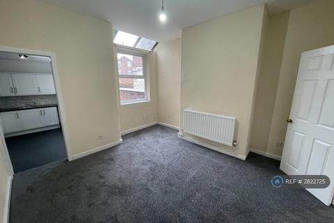 3 bedroom terraced house to rent, Mildred Street, Salford, M7