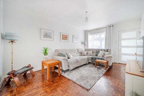 3 bedroom end of terrace house for sale, Fairthorne Gardens, Hampshire PO12