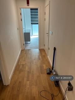 1 bedroom in a flat share to rent, Hawthorne Crescent, London, SE10