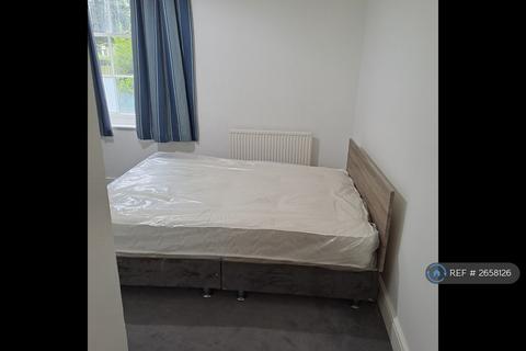 1 bedroom in a flat share to rent, Cambridge Avenue, London, NW6