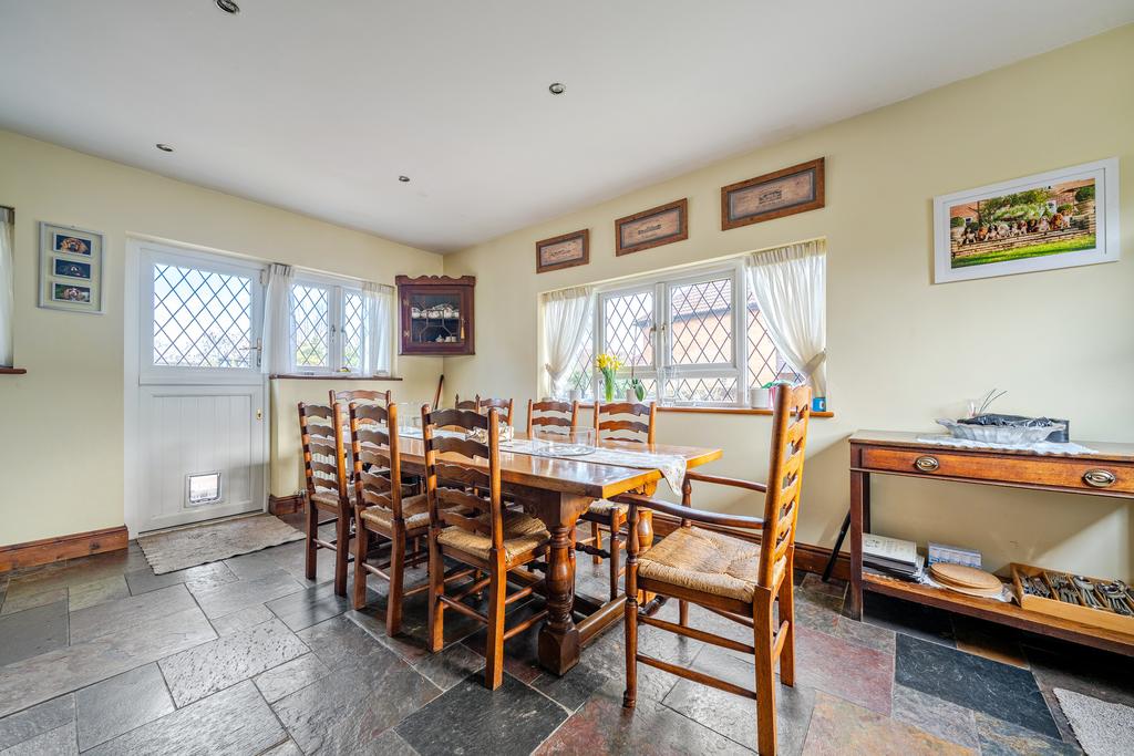 Kitchen/Dining