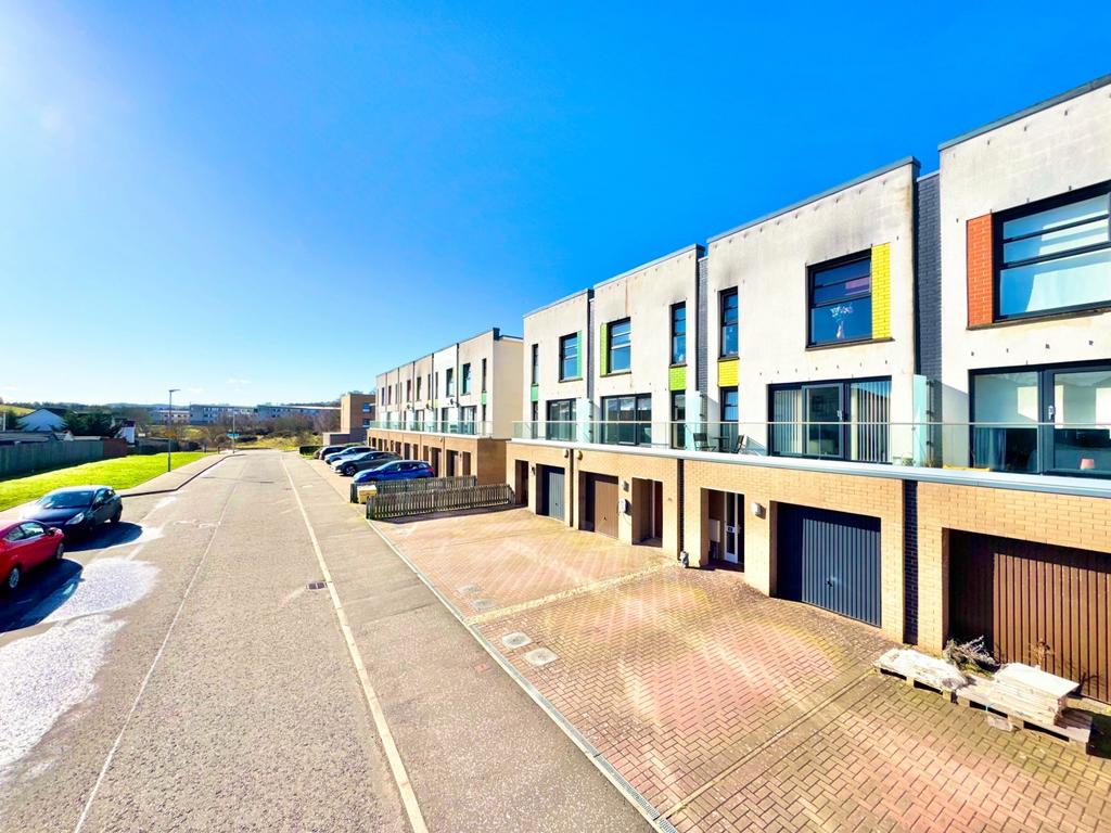 James Mc Kechnie Avenue External pic
