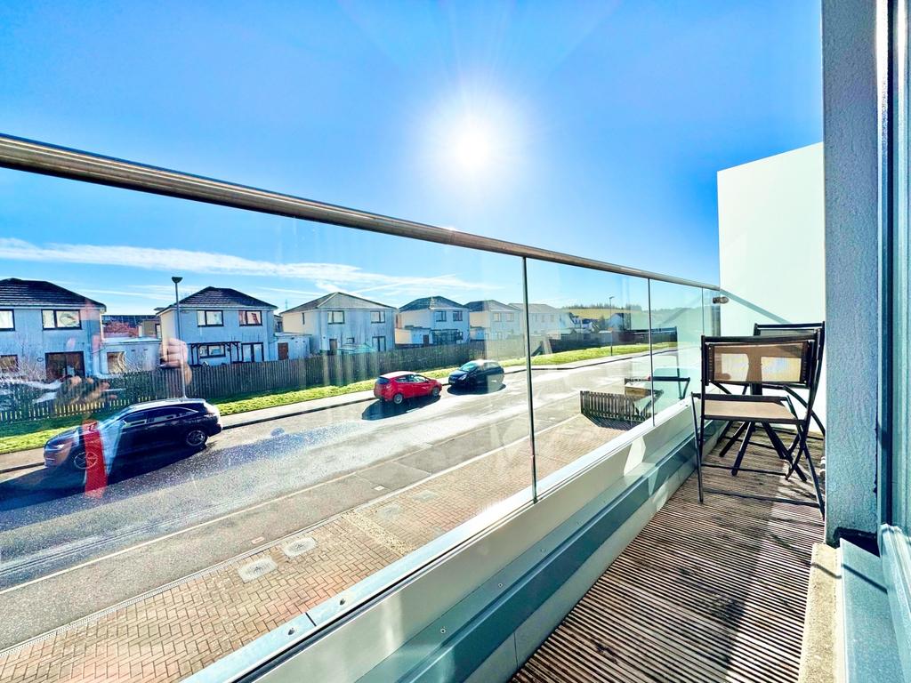 James Mc Kechnie Avenue balcony