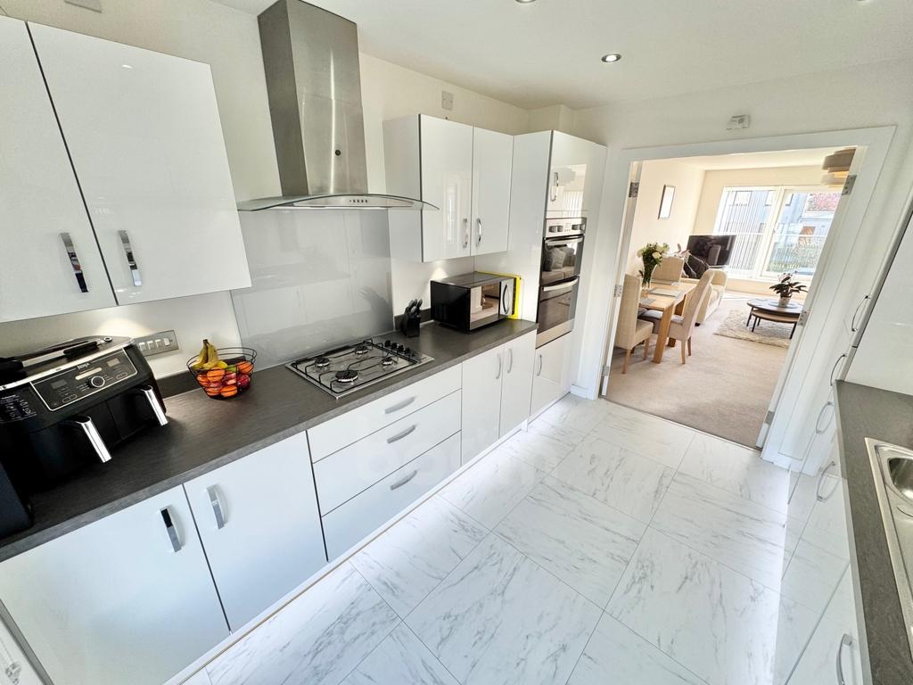 James Mc Kechnie Avenue Kitchen