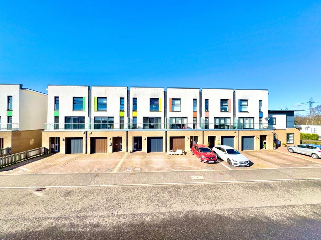James Mc Kechnie Avenue, Four Bedroom Townhouse