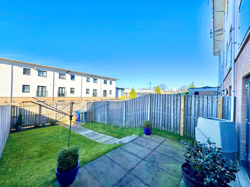 James Mc Kechnie Avenue rear garden photo