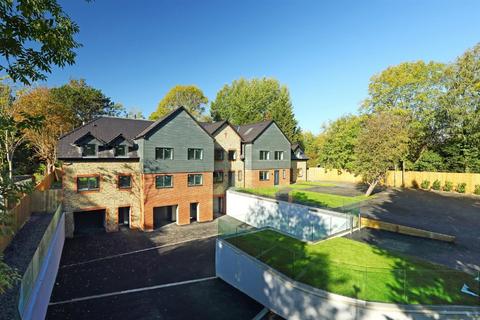 3 bedroom townhouse to rent, HAWTHORN ROW, LEATHERHEAD, KT22