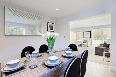 3 bedroom townhouse to rent, HAWTHORN ROW, LEATHERHEAD, KT22