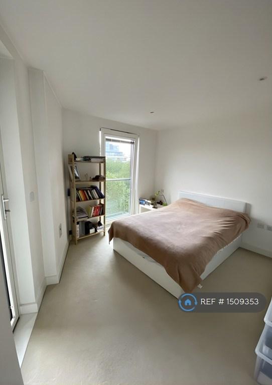 Double-Bedroom