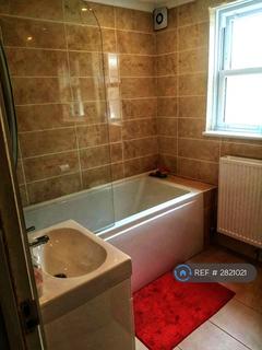 2 bedroom maisonette to rent, Knighton Park Road, London, SE26