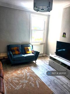 2 bedroom maisonette to rent, Knighton Park Road, London, SE26
