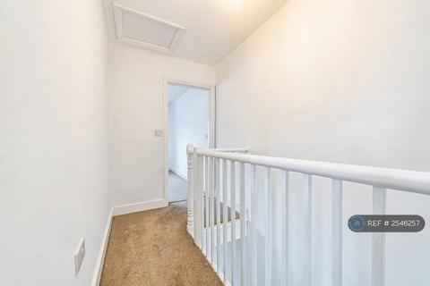 2 bedroom flat to rent, Donnington Gardens, Reading, RG1