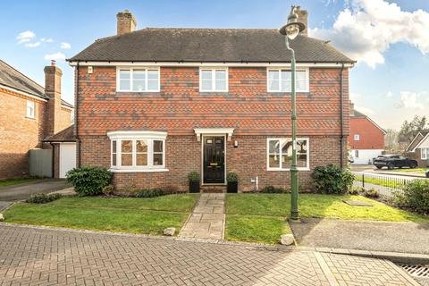 5 bedroom detached house for sale, Barrow Close, Billingshurst, RH14