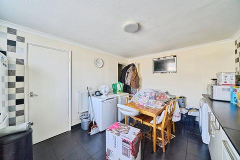 undefined, Southern Avenue, Feltham TW14