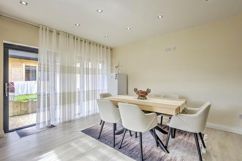 2 bedroom semi-detached bungalow for sale, Ellesmere Avenue, Northampton