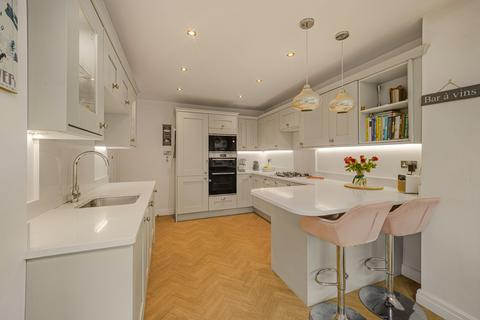 3 bedroom semi-detached house for sale, Marford Crescent, Sale