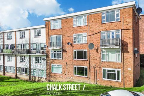 Victor Close, Hornchurch, RM12