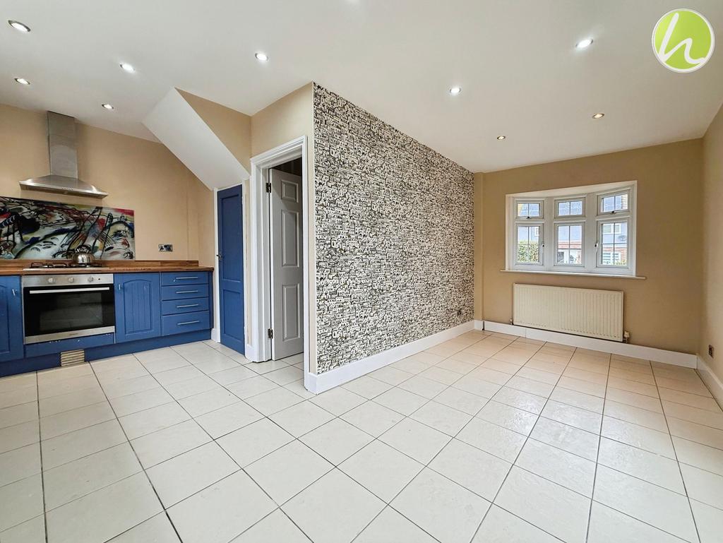 Kitchen/ Dining Area