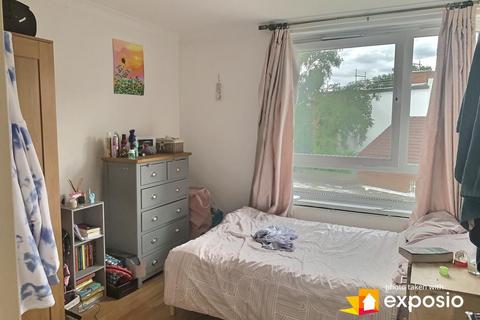 2 bedroom flat to rent, Oldridge Road, SW12