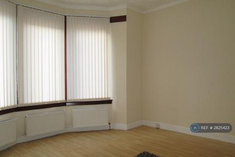 2 bedroom flat to rent, Highholm Street, Port Glasgow, PA14