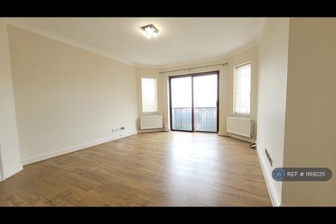 2 bedroom flat to rent, The Ridgeway, Enfield, EN2