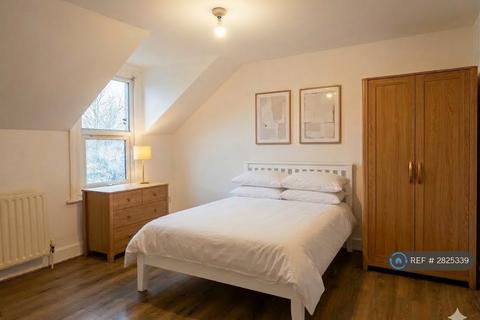 1 bedroom flat to rent, Southampton Way, London, SE5