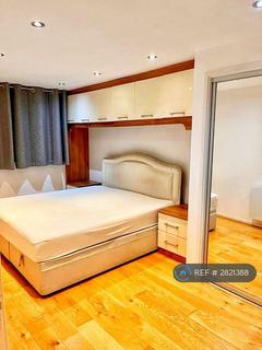 2 bedroom flat to rent, Wapping High Street, London, E1W