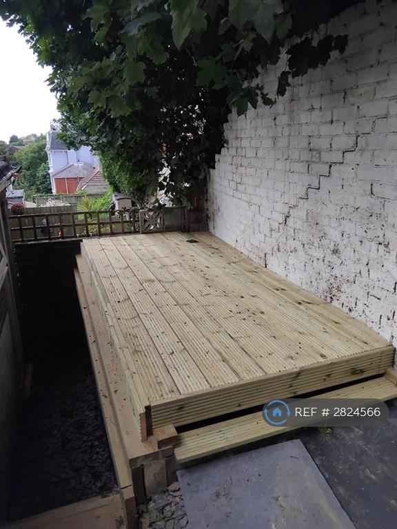 Courtyard Deck 1
