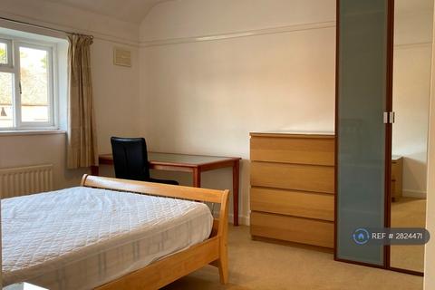 undefined, Cedar Way, Guildford, GU1