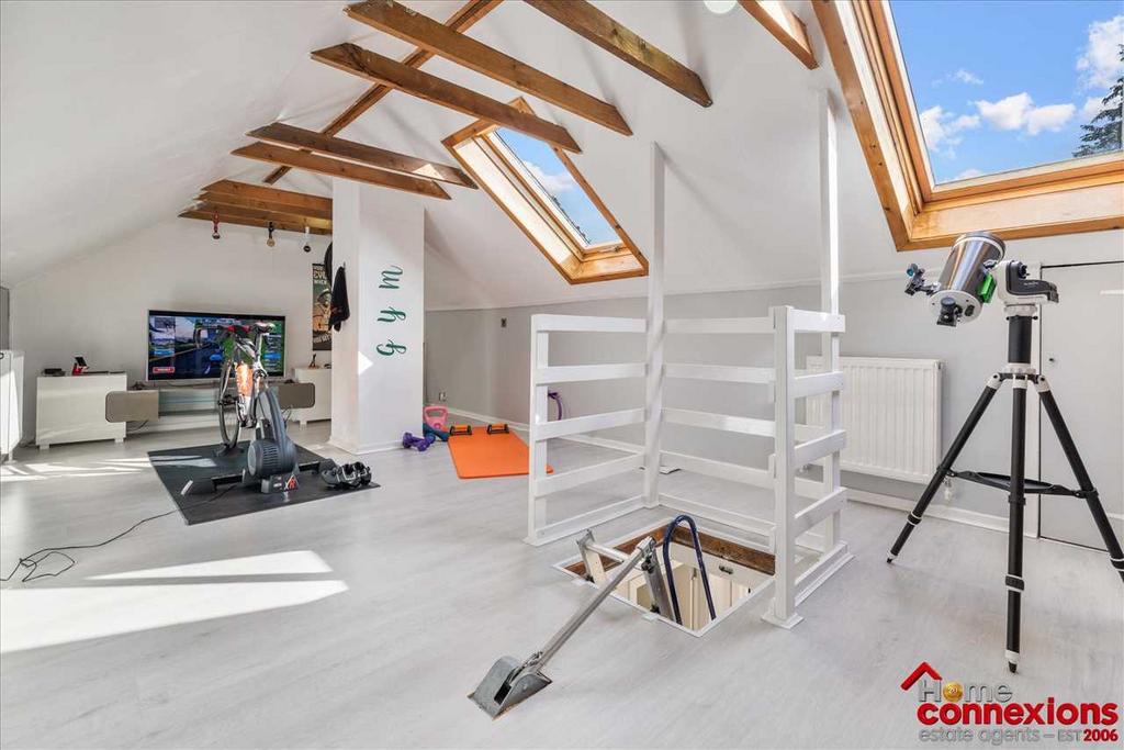 Large Floored Loft