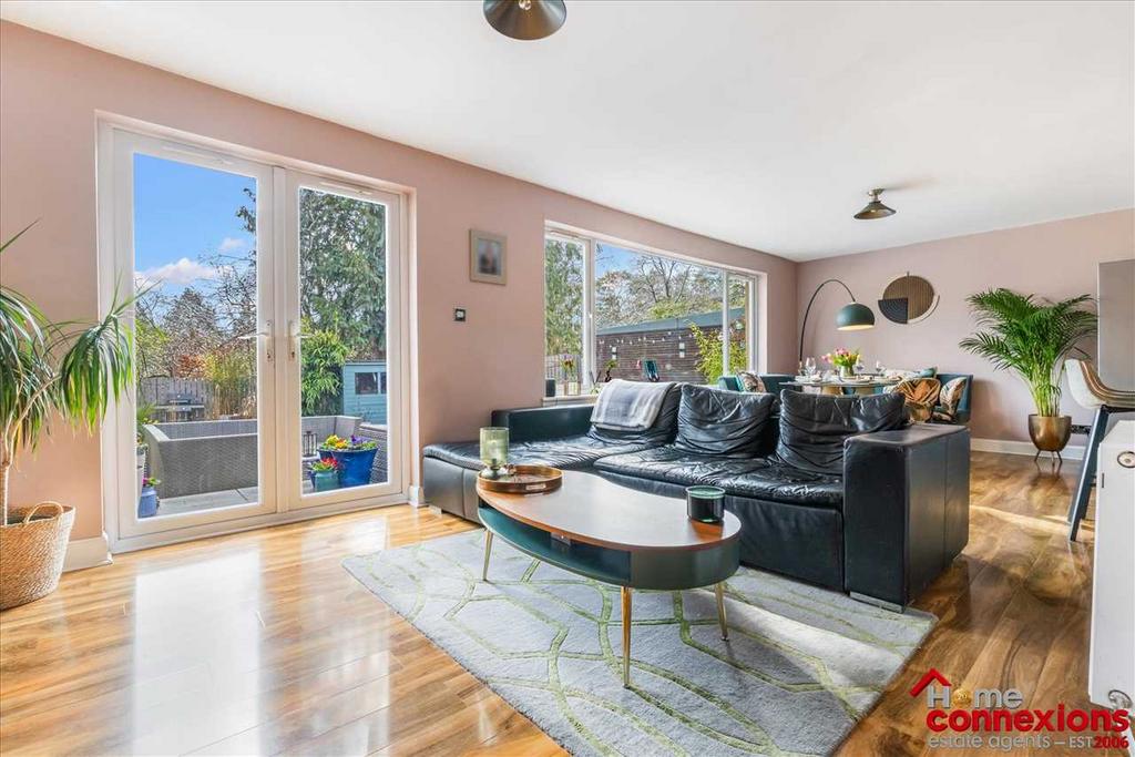 Family Room (1)