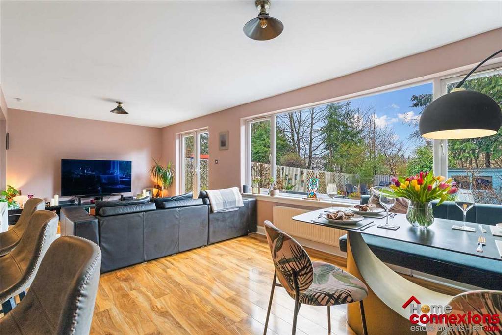 Family Room (2)