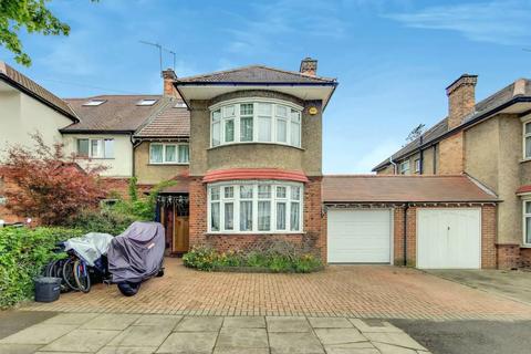 undefined, Courtfield Avenue, Harrow HA1