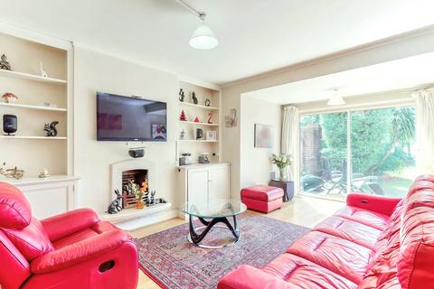 undefined, Courtfield Avenue, Harrow HA1