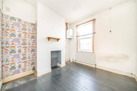3 bedroom terraced house for sale, Caistor Park Road, London, E15