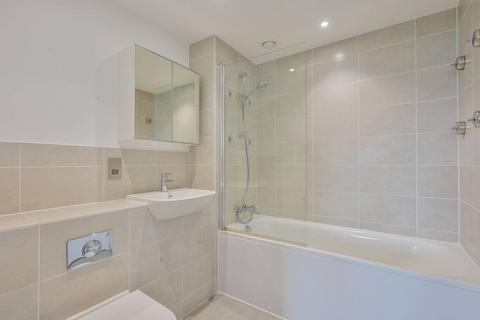 3 bedroom flat to rent, Adlay Apartments, Millet Place, Silvertown, London, E16