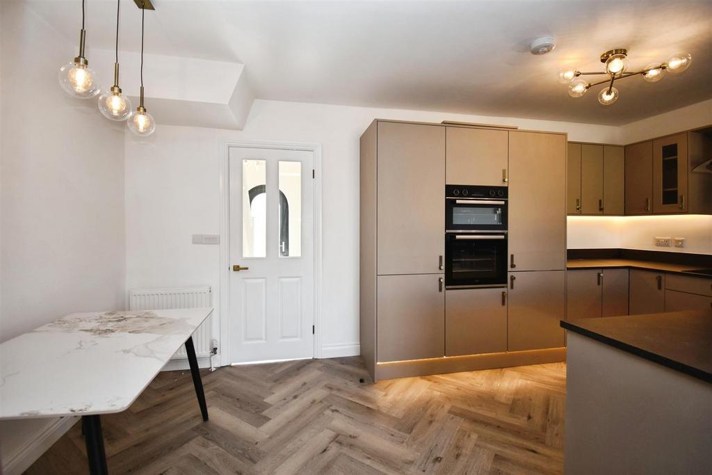 Open plan kitchen / dining room