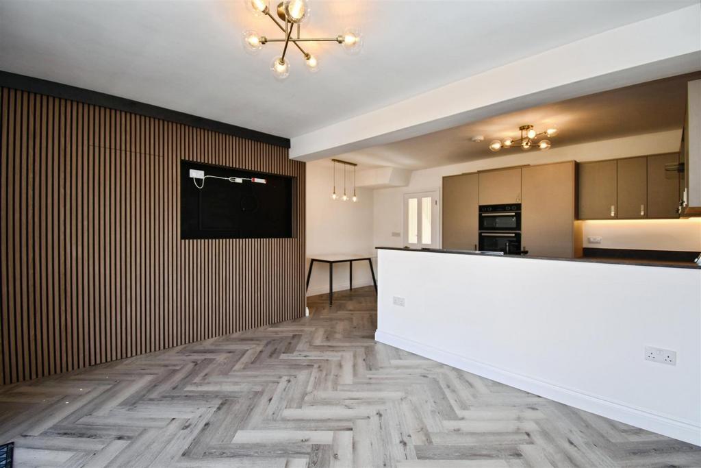 Open plan kitchen / dining room