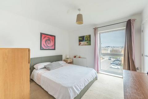 2 bedroom flat for sale, Fortune Avenue, Edgware, HA8