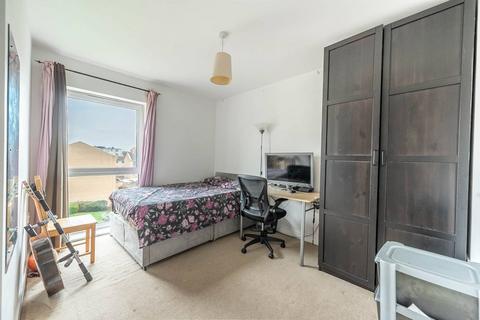 2 bedroom flat for sale, Fortune Avenue, Edgware, HA8