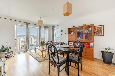 Fortune Avenue, Edgware, HA8