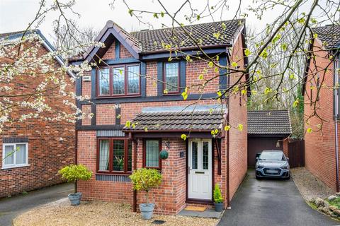 3 bedroom detached house for sale, Ashdown Drive, Clayton-Le-Woods, Chorley