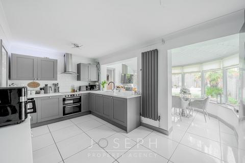 3 bedroom semi-detached house for sale, Churchill Avenue, Ipswich, IP4