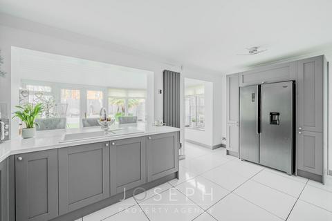 3 bedroom semi-detached house for sale, Churchill Avenue, Ipswich, IP4